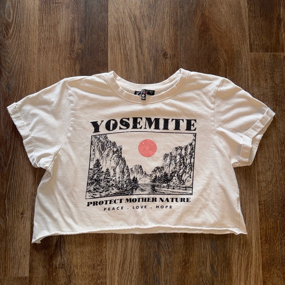 Yosemite Graphic Crop Top